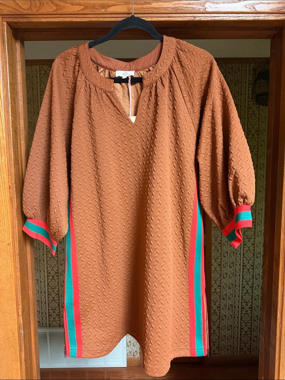 NWT entro Rust Brown Long Sleeve Textured Shift Dress with Red and Green Trim